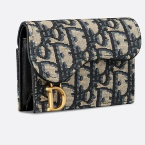 NWT-DIOR SADDLE FLAP CARD HOLDER. - Picture 14 of 16